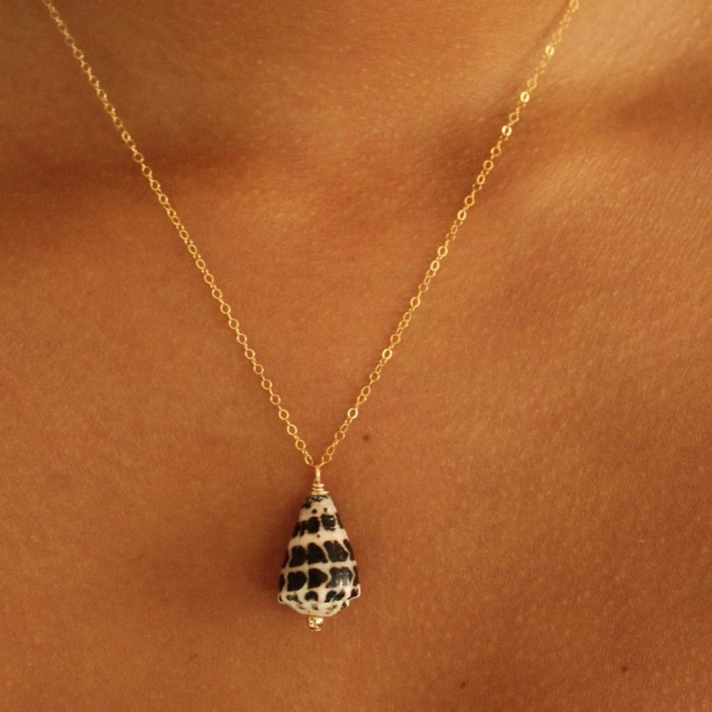 The  Coconut Collective Aloha Hebrew Cone Gold  Necklace NWT!